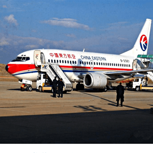 阿里昆莎机场空运航空快运业稳步发展的原因是什么？